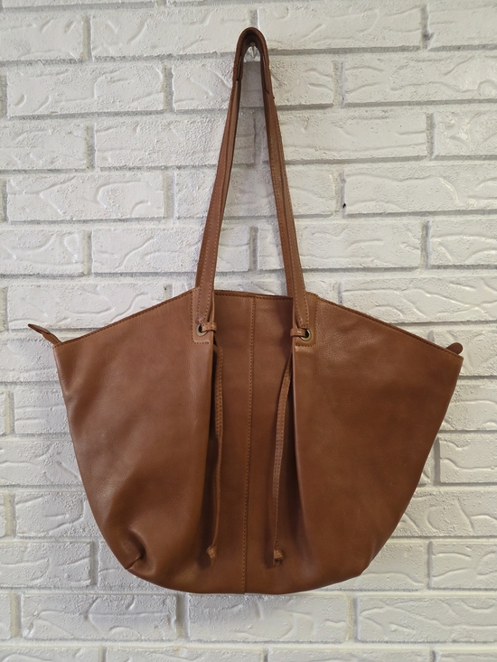 Vilenca Holland Handbags - Vilenca Holland Genuine Leather Tote NWT